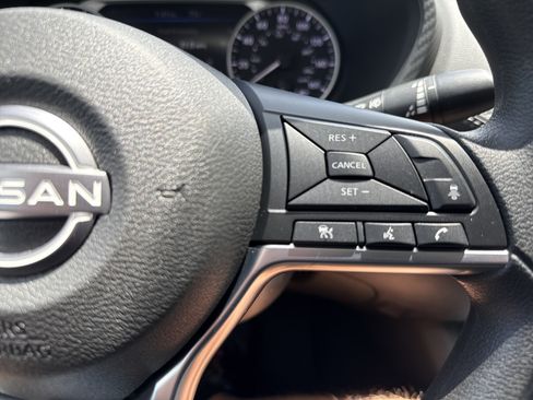 Used 2024 Nissan Sentra SV FWD image 19