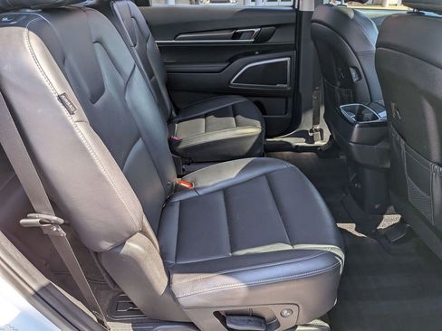 Used 2025 Kia Telluride S AWD/4WD image 32
