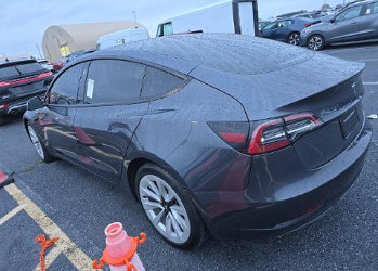 Used 2023 Tesla Model 3 Standard Range RWD image 3