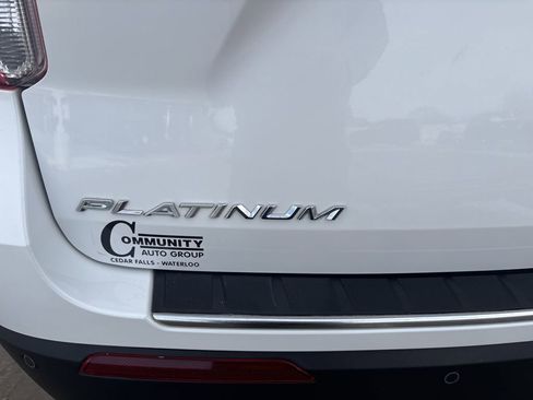 Used 2020 Ford Explorer Platinum w/ Premium Technology Package image 18