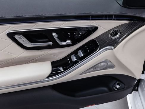 Used 2025 Mercedes-Benz S 580e 4MATIC Sedan image 6