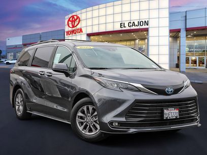 Used 2025 Toyota Sienna XLE w/ XLE Plus Package