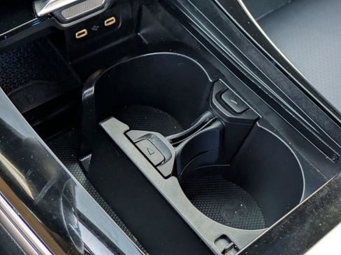 Used 2025 Mercedes-Benz C 300 4MATIC Sedan image 19