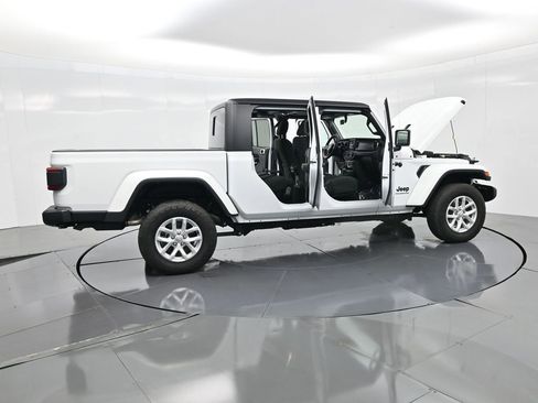Used 2023 Jeep Gladiator Sport image 42