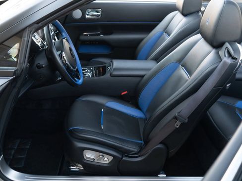 Used 2017 Rolls-Royce Dawn RWD image 16