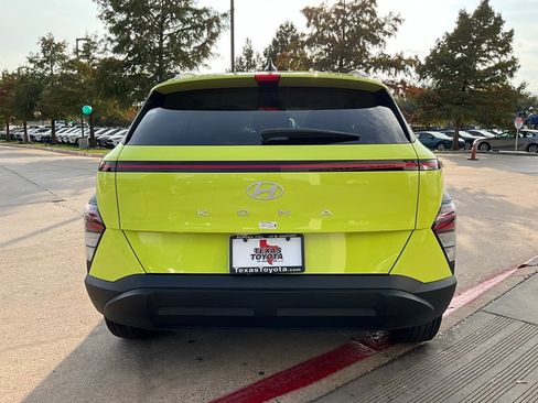Used 2025 Hyundai Kona SEL image 7