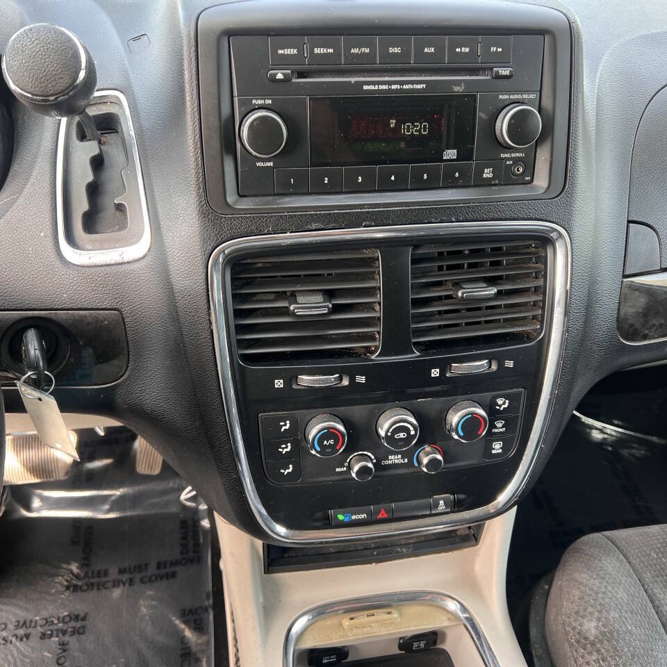 Used 2013 Dodge Grand Caravan SXT FWD image 15