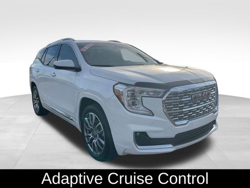 Used 2024 GMC Terrain Denali w/ Denali Premium Package image 5
