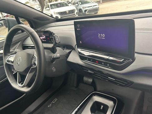 Used 2024 Volkswagen ID.4 S image 37