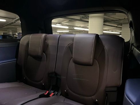 Certified 2025 Volkswagen ID. Buzz Pro S RWD image 21