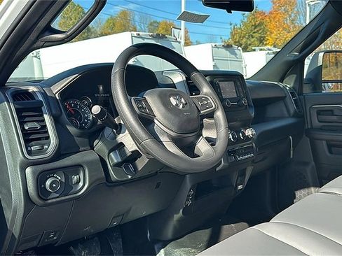 New 2024 RAM 2500 Tradesman w/ Chrome Appearance Group image 18