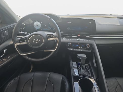 Used 2022 Hyundai Elantra Limited FWD image 9