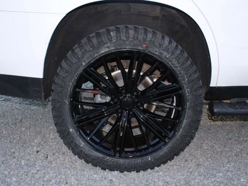 Used 2021 Chevrolet Tahoe Z71 w/ Z71 Signature Package image 7