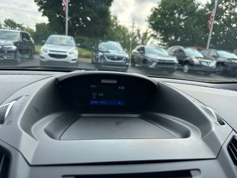 Used 2017 Ford Escape SE w/ SE Cold Weather Package AWD/4WD image 15