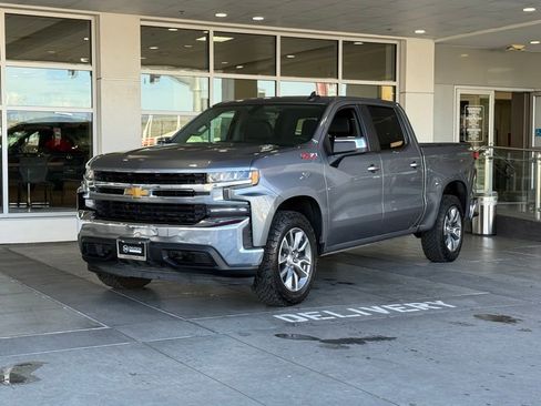 Used 2022 Chevrolet Silverado 1500 LT image 2