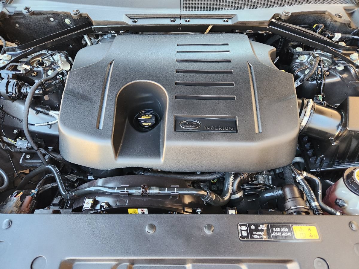Used 2024 Land Rover Defender 130 X AWD/4WD image 54