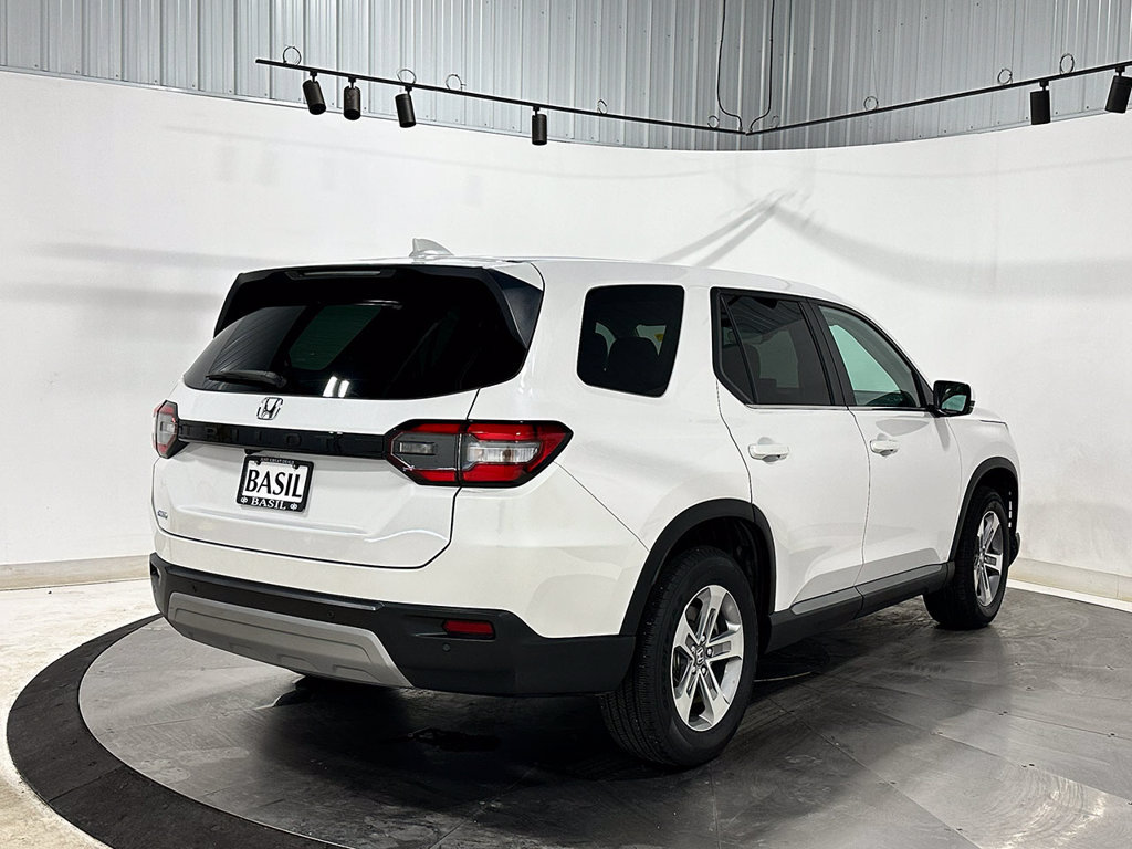Used 2025 Honda Pilot EX-L image 11