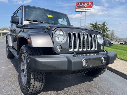 Used 2017 Jeep Wrangler Unlimited Sahara w/ Connectivity Group image 48