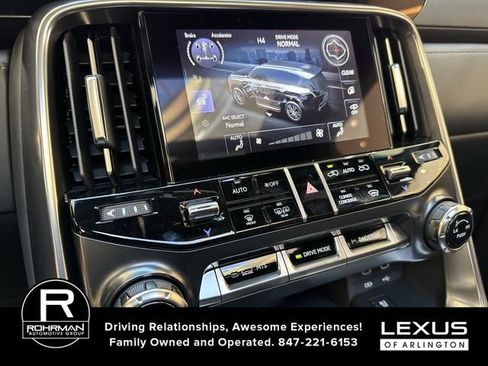 New 2025 Lexus LX 700h Overtrail image 8