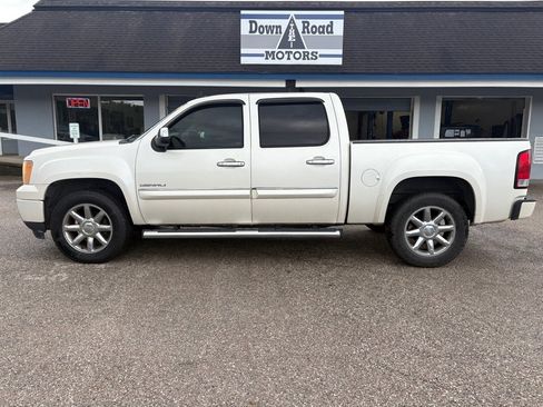 Used 2011 GMC Sierra 1500 Denali RWD image 2