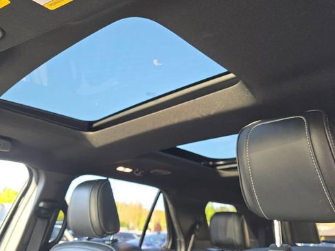 Used 2018 Ford Explorer Platinum AWD/4WD image 23