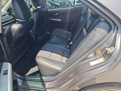 Used 2014 Toyota Camry SE FWD image 16