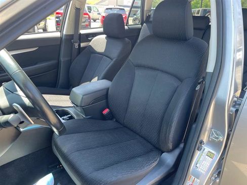 Used 2010 Subaru Outback 2.5i Premium AWD/4WD image 10