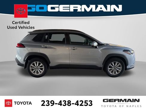 Used 2024 Toyota Corolla Cross LE image 8