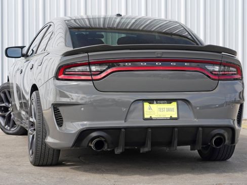 Used 2019 Dodge Charger SXT image 5