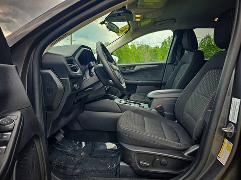 Used 2023 Ford Escape Active w/ Tech Pack #1 AWD/4WD image 11