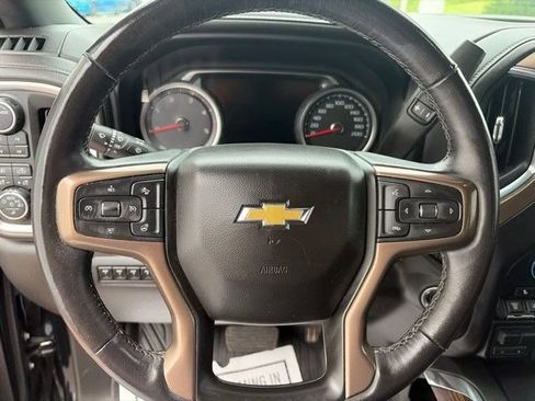 Used 2022 Chevrolet Silverado 2500 High Country w/ Technology Package AWD/4WD image 15