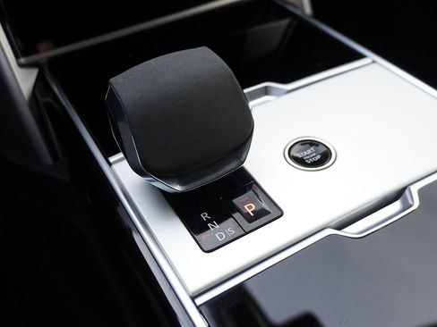 Used 2024 Land Rover Range Rover Long Wheelbase Autobiography image 81