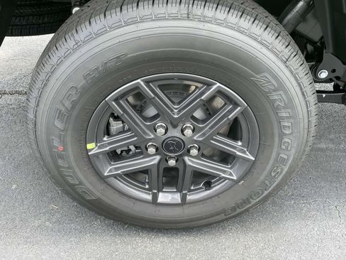 New 2025 Jeep Gladiator Sport image 35