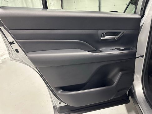 Used 2025 Toyota Grand Highlander AWD image 44