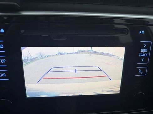 Used 2017 Toyota Corolla LE image 11