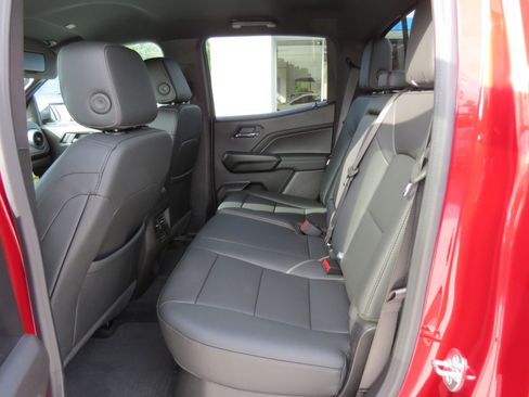 New 2025 Chevrolet Colorado LT w/ LT Convenience Package image 14