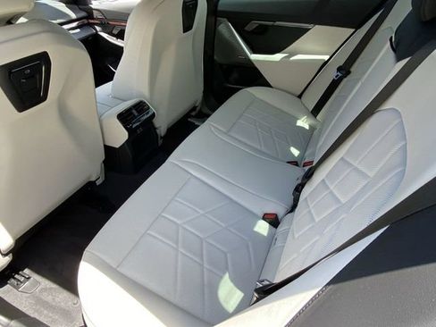 Used 2025 BMW i5 eDrive40i w/ Premium Package RWD image 16