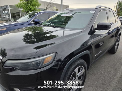 Used 2019 Jeep Cherokee Limited AWD/4WD image 5