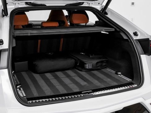 Used 2025 Lamborghini Urus SE image 63