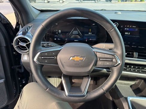 Used 2026 Chevrolet Equinox LT FWD image 19