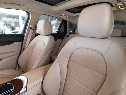 Certified 2022 Mercedes-Benz GLC 300 4MATIC image 4