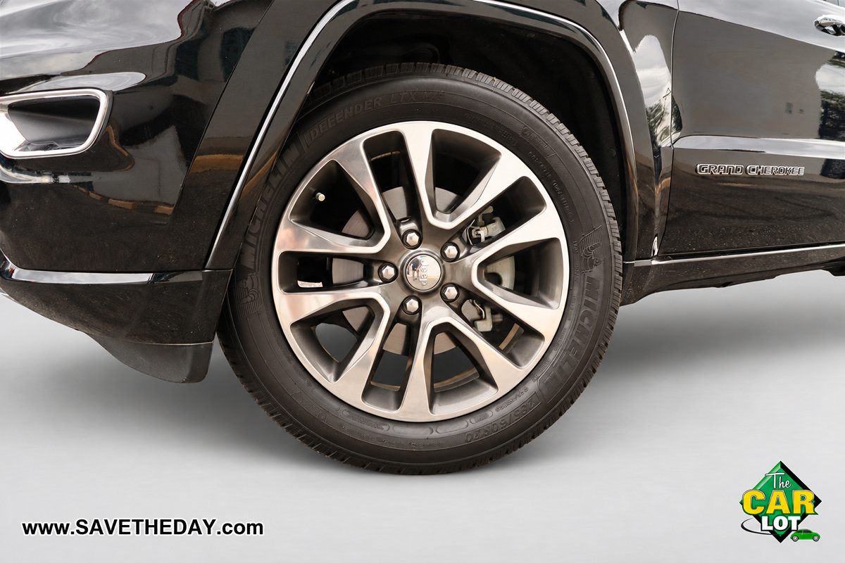 Used 2017 Jeep Grand Cherokee Overland RWD image 3