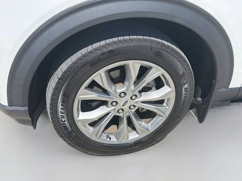 Certified 2024 Ford Explorer XLT w/ Equipment Group 202A AWD/4WD image 32