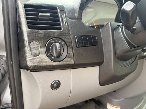 Used 2017 Mercedes-Benz Sprinter 3500 image 10