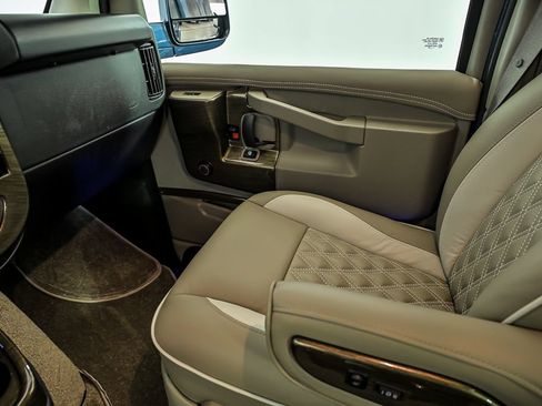 New 2026 GMC Savana 2500 Extended w/ Driver Convenience Package RWD image 20