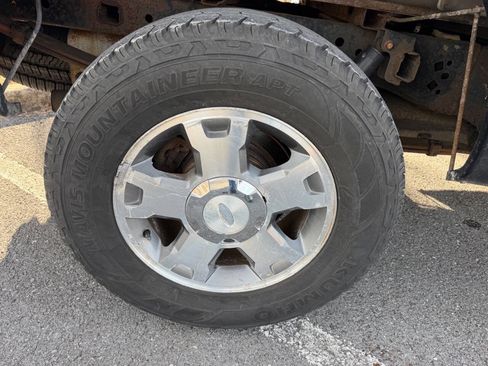 Used 2010 Ford F150 STX image 14