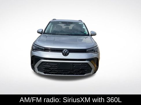 Used 2025 Volkswagen Taos SE AWD/4WD image 2
