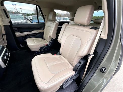 Used 2024 Ford Expedition Limited image 14