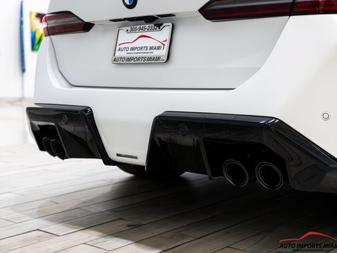 Used 2026 BMW M5 Touring AWD/4WD image 23
