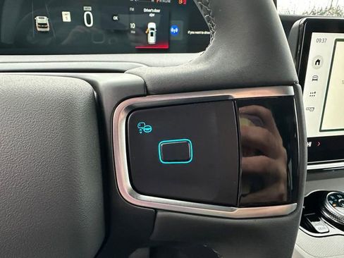 New 2025 Ford Expedition Active image 14